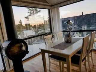 Holiday Home With Royal Ship Views In Hagefjord - 4