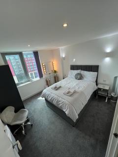 Perfect-City-Centre Apartments - 8