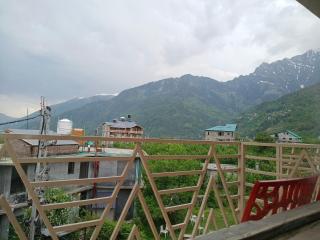 Snow Range Cottages - 2