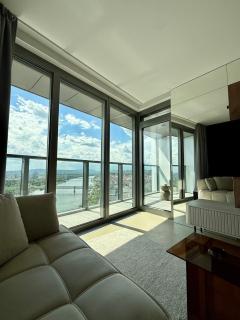 Eurovea Tower, 27th floor apartment, free parking - 9