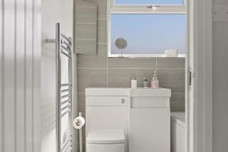Stylish Home, 1GB WiFi, Parking - 7