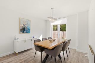 Stylish Home, 1GB WiFi, Parking - 9