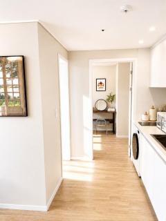 42 New Modern Stay near Hongdae with Family Friendly - 2