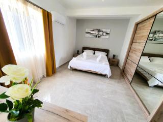 Pretty 2 bedroom Apartment with shared Pool - 5