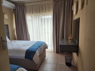 Los Cinco Guest House - 6