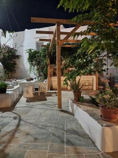 Artemonas traditional three bedroom house - 1