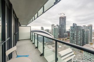 Modern Downtown Apartment - 9