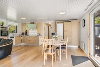 Family-Friendly Holiday Home With Large Wilderness Bath, Close To The Water - 1