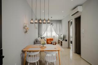 Seaview Infinity Pool - Iconic Regency Stylish Stay - 7