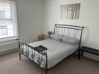 Pier Road Holiday Home - 7
