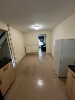 Modern 3-Bedroom House near Nottingham railway station and food ball ground - 2