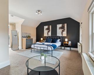 2 Bed Hideaway, Balcony and self check-in, Birmingham's Jewellery Quarter - 7