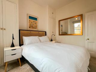 Sugden Road - Nr Clapham Junction & Clapham Common, 2 bed - 3