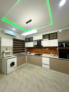 Luxury 3 Bedroom Apartment with Pool Gym PS5 and 24 Hours Light Lekki - 0