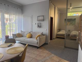 Niezależny apartament z klimatyzacją i parkingiem - Pogodna - 8