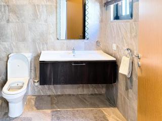 Sea Side Luxurious Apartment - 4