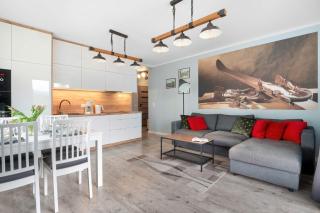Cozy Apartment with Parking and Balcony by Noclegi Renters - 8