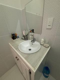 2 Bed Apartment - Sea View & 10min to Local Beach - 3