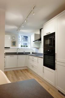 Clifton Downs Views • Refined 2-bed Flat - Bristol - 1