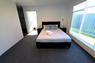 Baldivis Retreat - 6