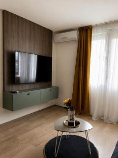 Cozy Apartment with Pool & Garden Retreat - 6