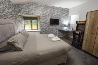 Britannia House by Birch Stays - 7