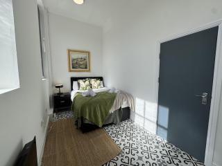Stylish Aparthotel with Parking, Office&Pool Table - 6