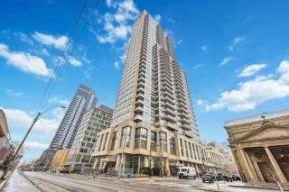 Spacious 2BR Toronto Stay with Dual Balconies - 6