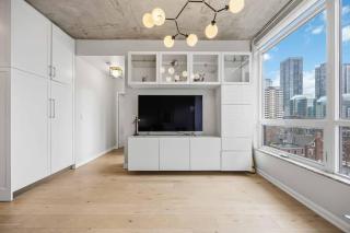 Spacious 2BR Toronto Stay with Dual Balconies - 3