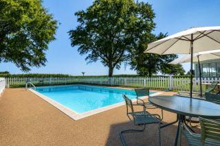 Historic Riverfront Estate 700 Acres Pool Dock & Lakes - 8
