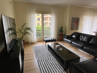 Toucan 3BR in the heart of Sheikh Zayed - 0