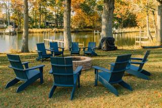 Waterfront w Private Dock Firepit Bunk Room - 0