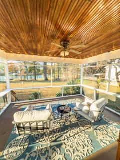Waterfront w Private Dock Firepit Bunk Room - 1