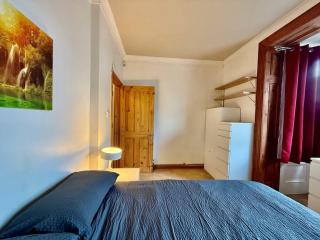 Spacious 1 Bed Flat - Free Parking - Quiet Area - 5