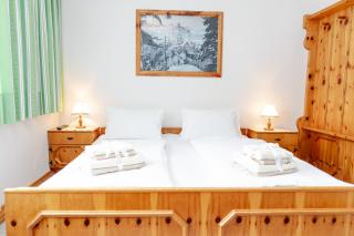 Ferienhaus Alpenblick, ganzes Ferienhaus, 5 Zi, 4 Bäder, gratis Parkplatz, Sonnenterrasse - Heiligenblut am Großglockner - 8