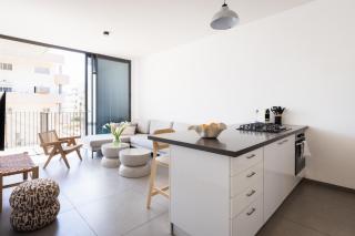 City Rail Pulse: Modern Design Sunny Balcony - 2