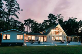 Modern Bayfront Escape with Sweeping Water Views - 6