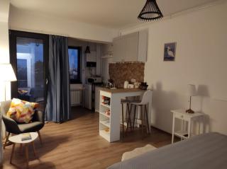 Retro Studio by the SEA - 6