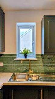 Luxury Coastal Maisonette Roof Terrace Sleeps 8 - Seaton - 4