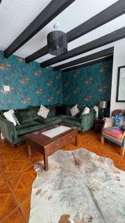 Silver Cottage on Yarm High street and the River free parking available - 8