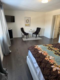 Large 5 bedroom house - 4
