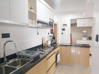 Modern Lavi Apartment with Pool Gym near Mall and 24 Hour Supermarket - 8