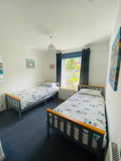 Ocean Terrace, Ilfracombe, 4 bedrooms, Sleeps 8, Stunning Sea Views, Parking, Garden, Pet Friendly - 8