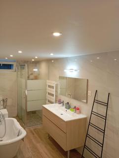 La Villa double bed male shared room daily stay 20h to 10h - 4