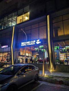 Serenity Suites SkyPark One Luxury 2BR Apartment Gulberg Greens Islamabad - 3