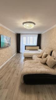 Уютная 1ком квартира с WiFi и Smart TV в центре Караганды - 0