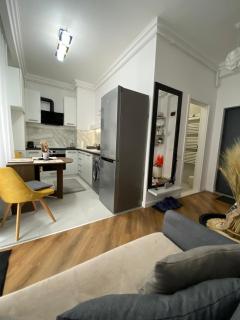 M&M Apartments CSV Home - 1