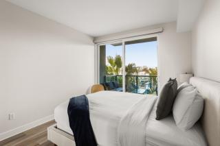 Modern Marina View Apt Walk to Beach & Dining - 9