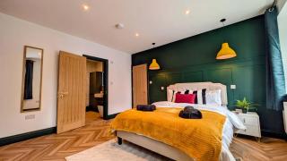 Luxury Coastal Maisonette Roof Terrace Sleeps 8 - 9