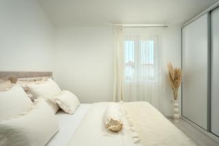 Beachfront Villa Sevid with jacuzzi and sauna - 7